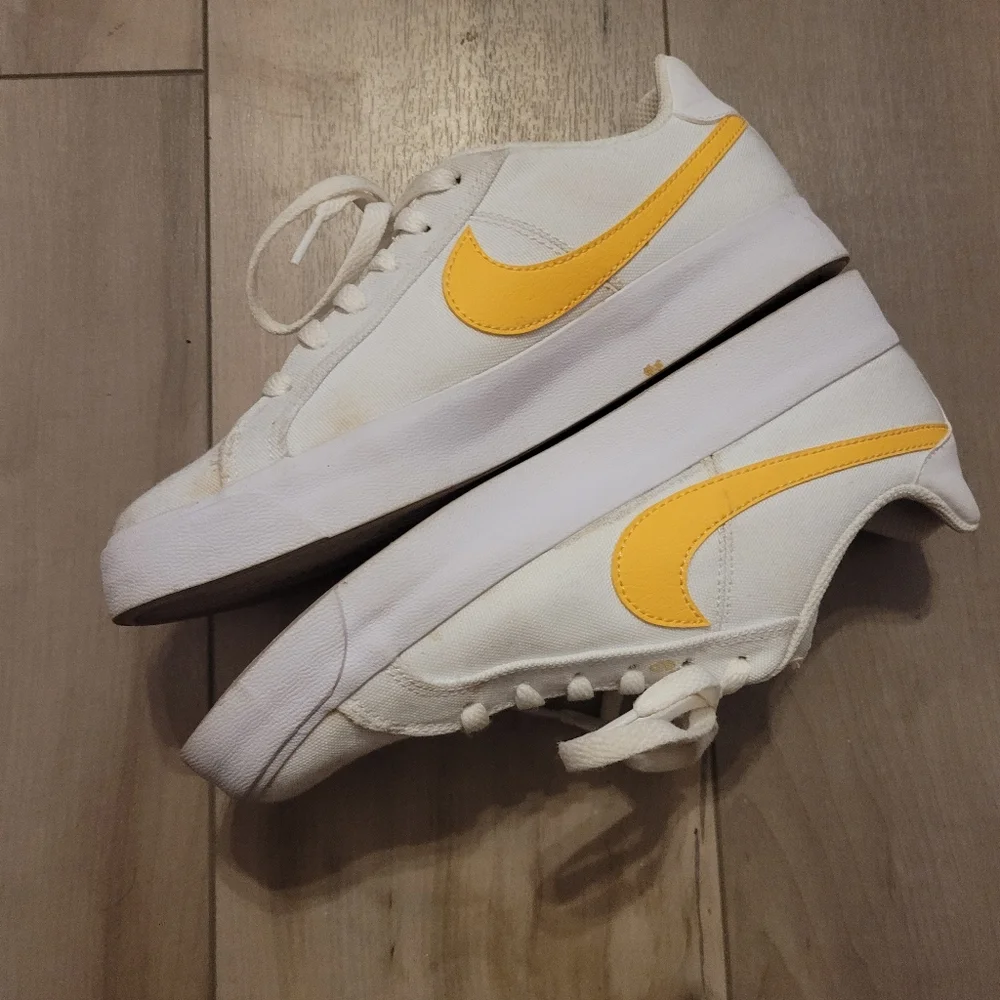 Nike Court Royale Women's Shoes